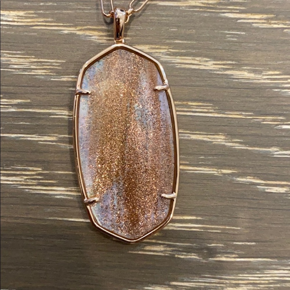 Kendra Scott pendant necklace